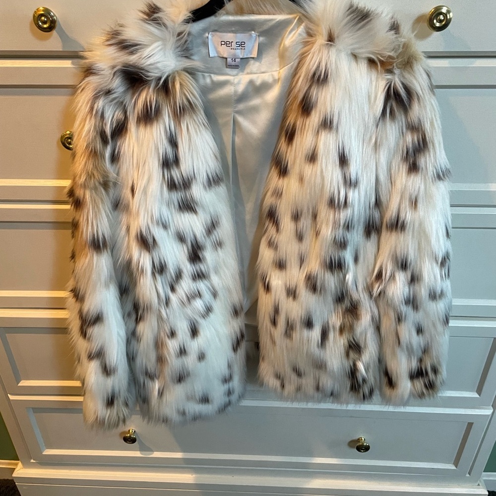 Per Se Faux Fur Jacket in White and Black